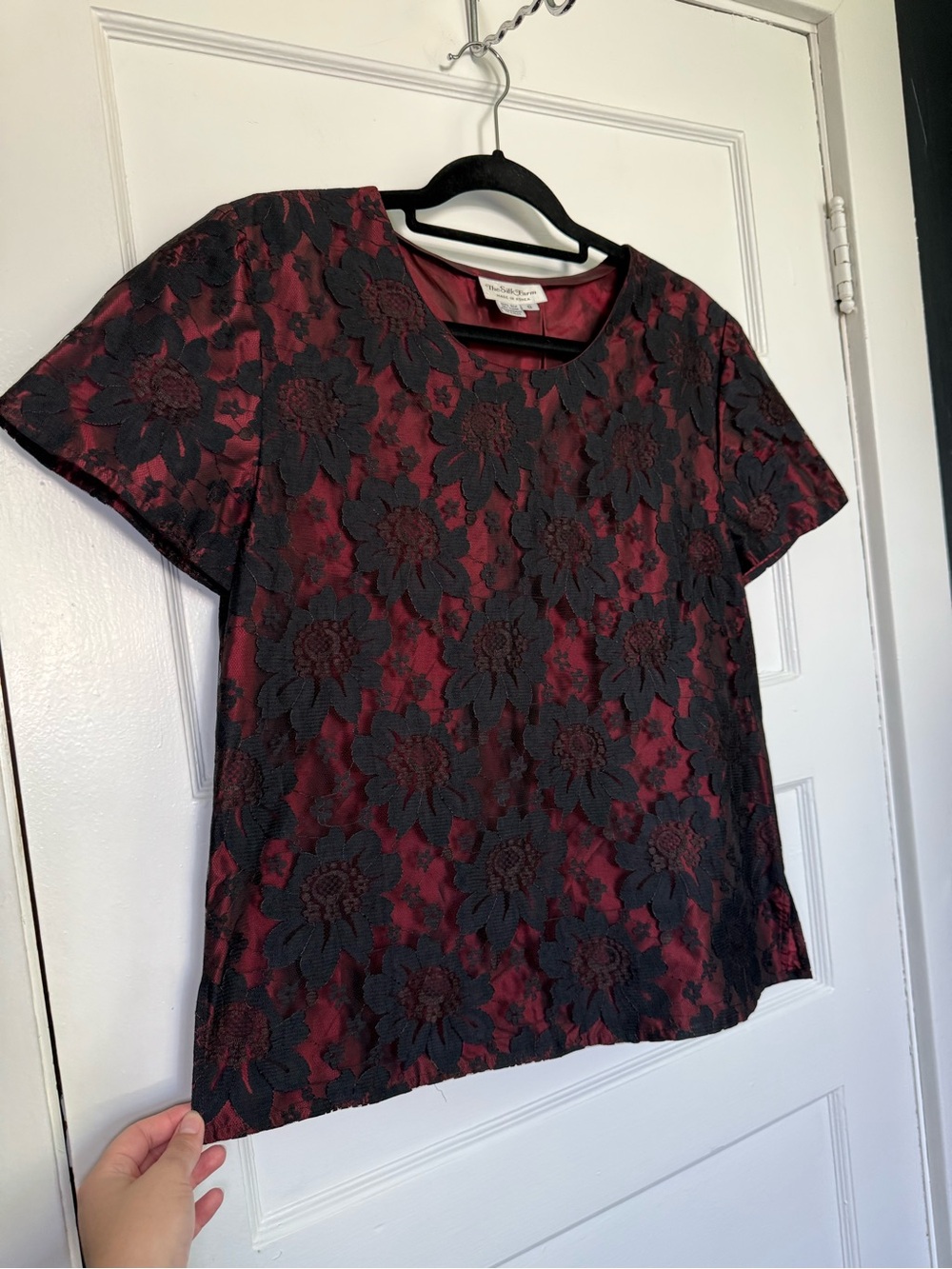 Vintage The Silk Farm Burgundy Floral Lace Overlay Scoop Neck Blouse 100% Silk 8 - Picture 6 of 10
